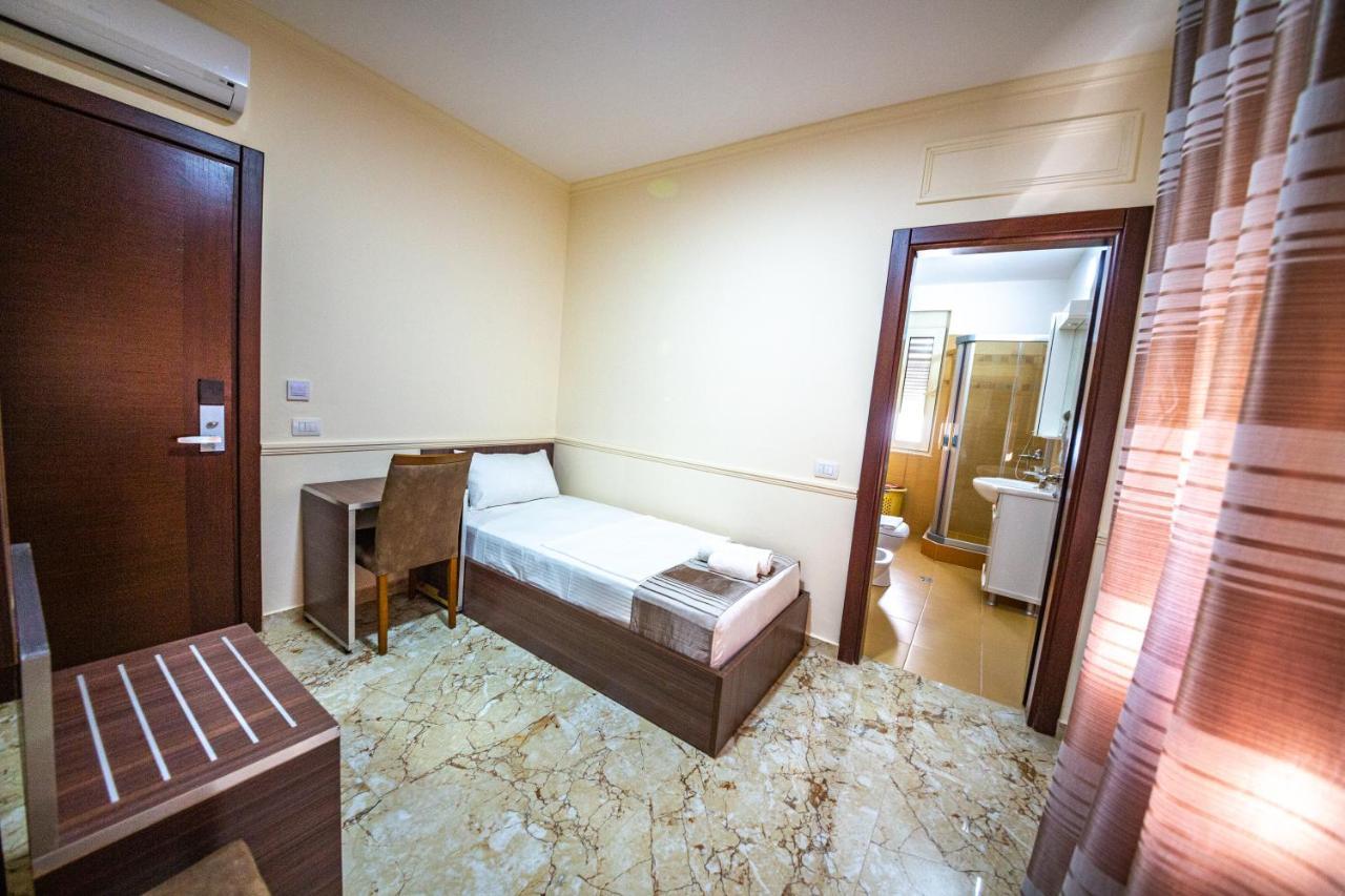 Royal Park Hotel Qerret المظهر الخارجي الصورة
