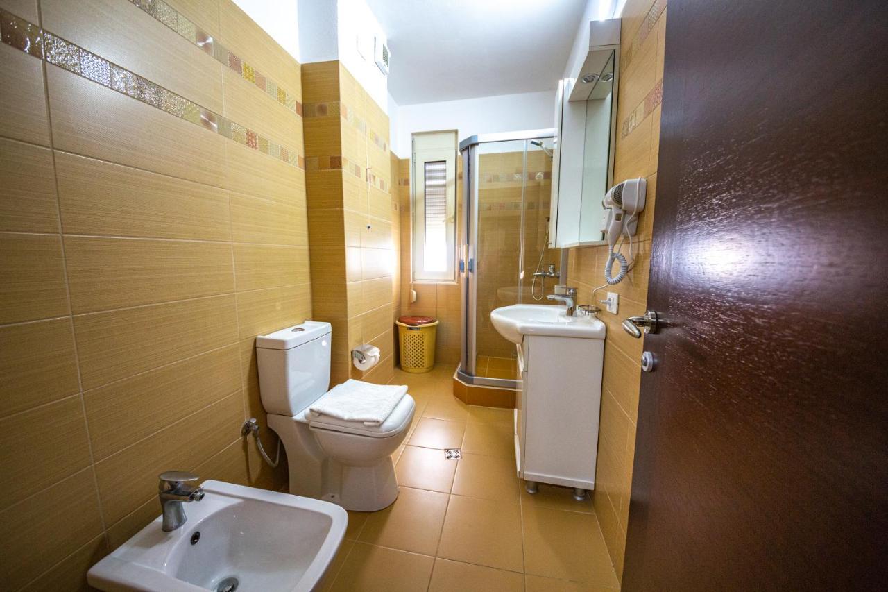 Royal Park Hotel Qerret المظهر الخارجي الصورة