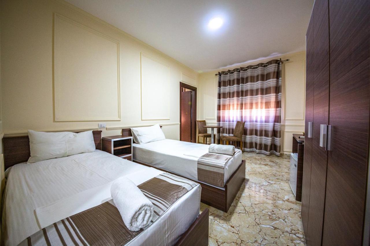 Royal Park Hotel Qerret المظهر الخارجي الصورة
