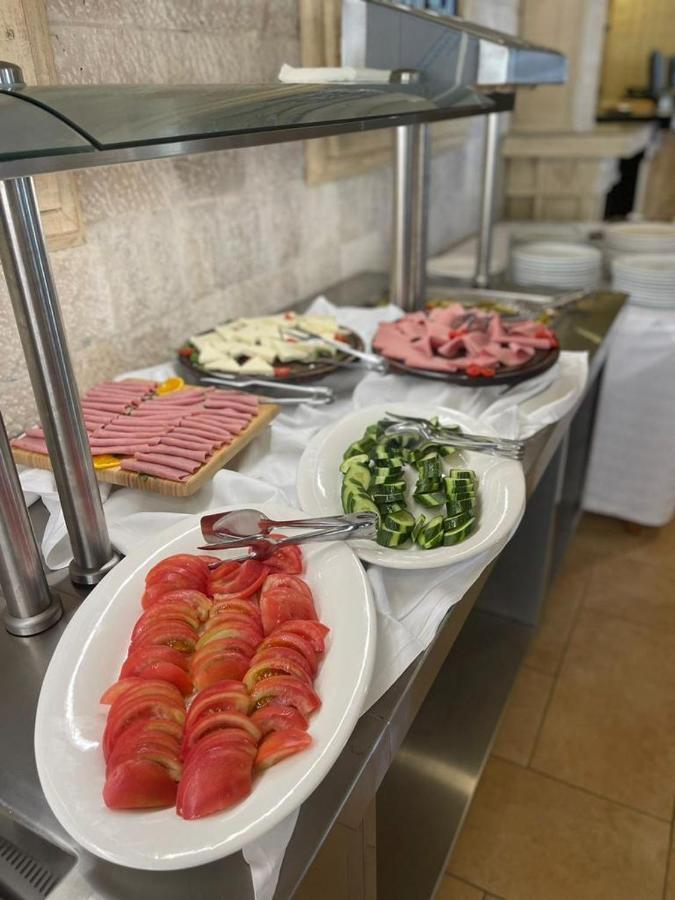 Royal Park Hotel Qerret المظهر الخارجي الصورة