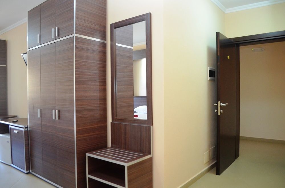 Royal Park Hotel Qerret المظهر الخارجي الصورة